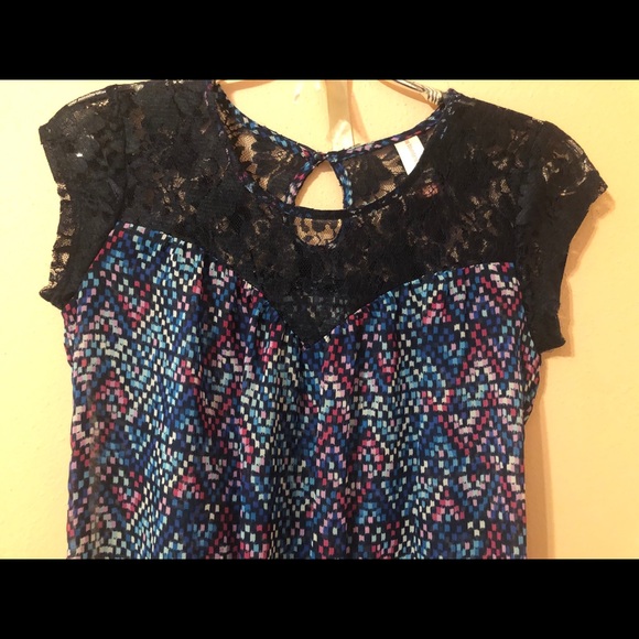 Square Pattern Multicolored Blouse - Picture 3 of 4